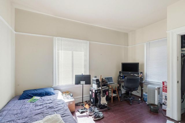 881 W Macarthur Boulevard, Emeryville, CA 94608