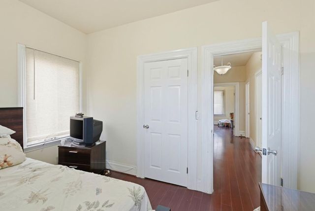 881 W Macarthur Boulevard, Emeryville, CA 94608
