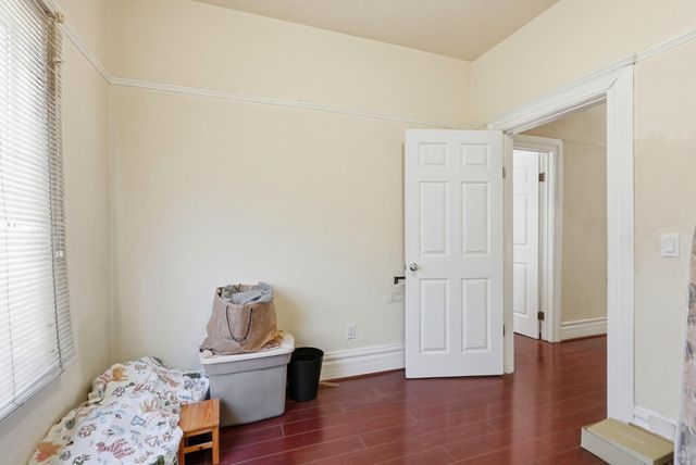 881 W Macarthur Boulevard, Emeryville, CA 94608