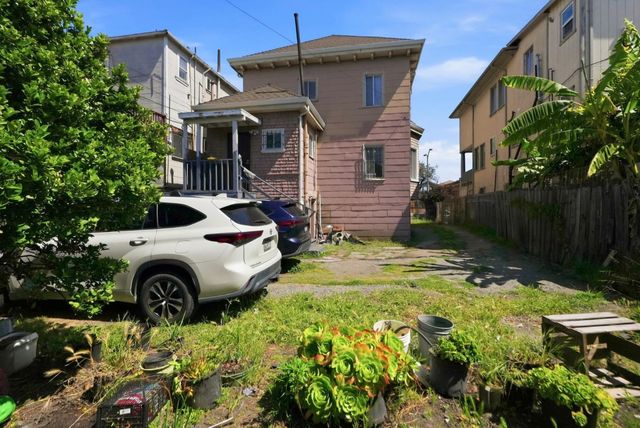 881 W Macarthur Boulevard, Emeryville, CA 94608