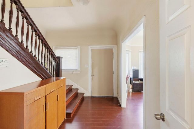 881 W Macarthur Boulevard, Emeryville, CA 94608