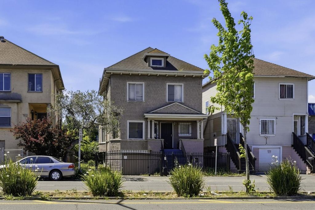 881 W Macarthur Boulevard, Emeryville, CA 94608