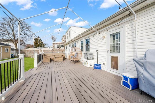 18 Cambridge Drive, Babylon, NY 11702