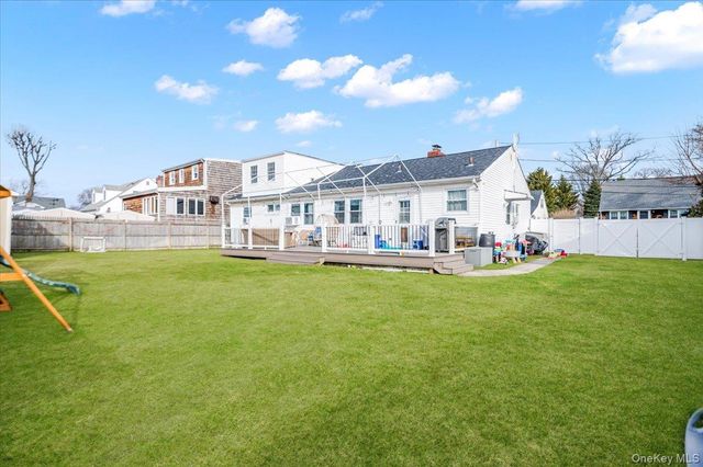 18 Cambridge Drive, Babylon, NY 11702