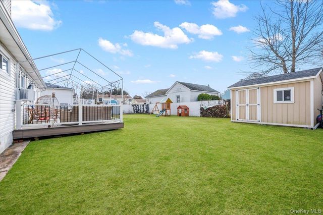 18 Cambridge Drive, Babylon, NY 11702