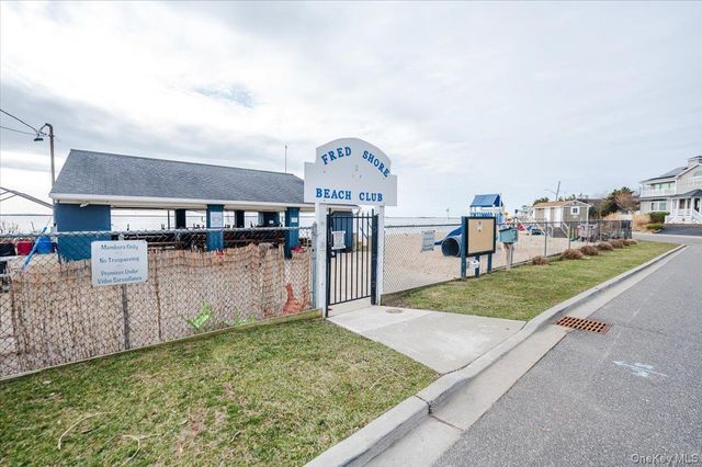 18 Cambridge Drive, Babylon, NY 11702