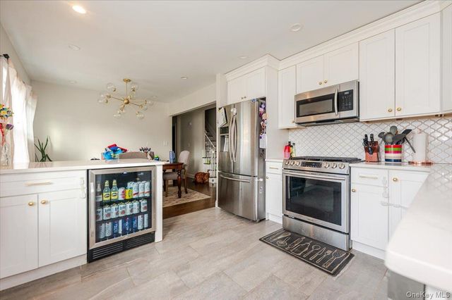 18 Cambridge Drive, Babylon, NY 11702