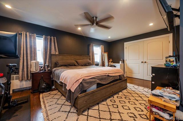 18 Cambridge Drive, Babylon, NY 11702