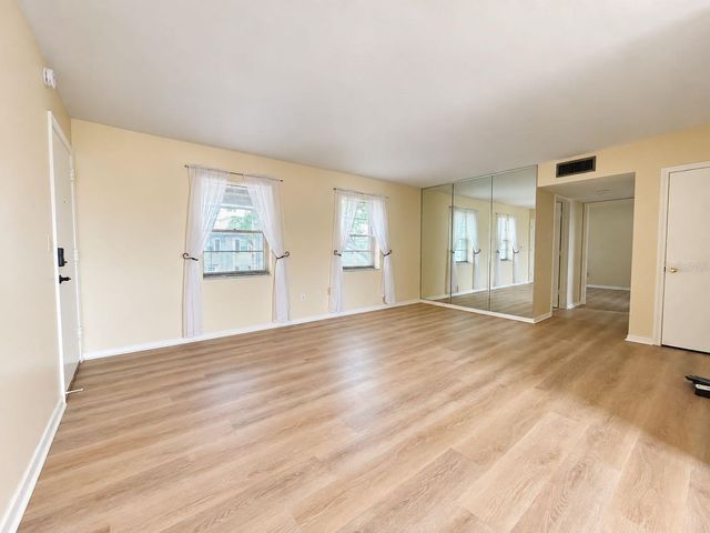 1130 RUE DES CHATEAUX 2A, South Pasadena, FL 33707