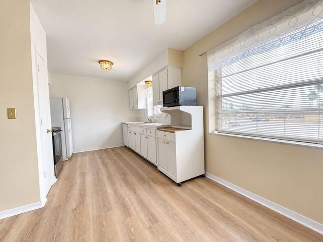 1130 RUE DES CHATEAUX 2A, South Pasadena, FL 33707