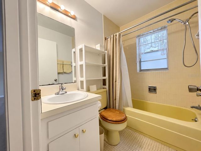 1130 RUE DES CHATEAUX 2A, South Pasadena, FL 33707
