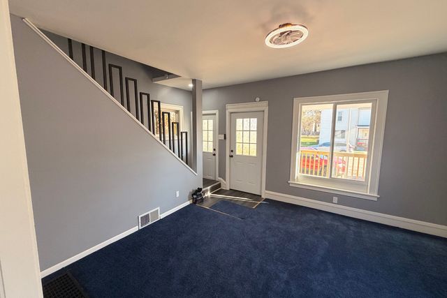 353 S 5th Avenue S, Kankakee, IL 60901