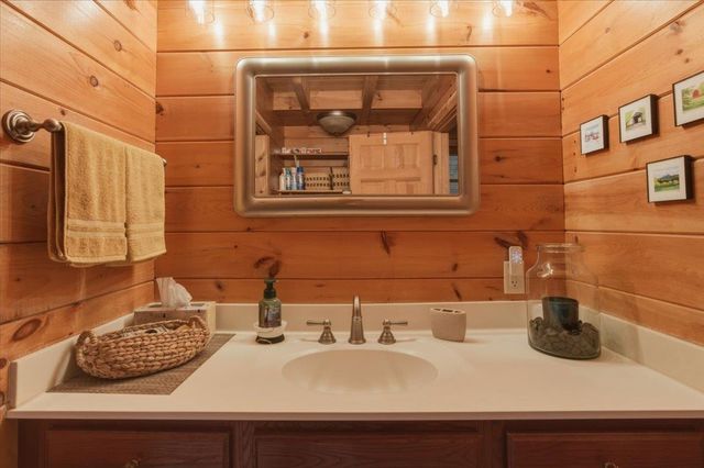 88 Cummings Drive, Huntington, VT 05462