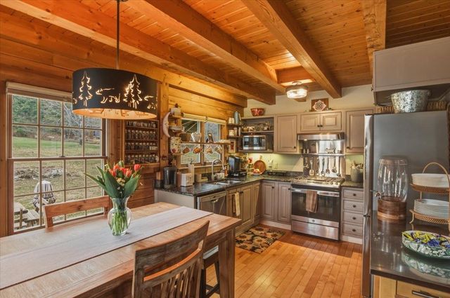 88 Cummings Drive, Huntington, VT 05462