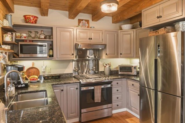88 Cummings Drive, Huntington, VT 05462