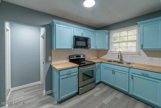 1008 WESTBROOK Circle W, Jacksonville, FL 32209