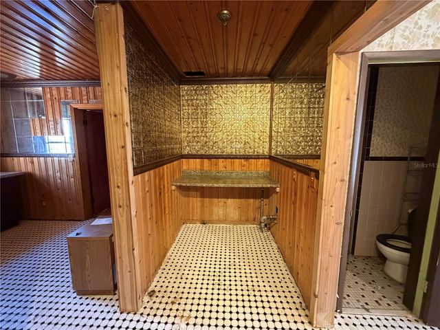 9602 N TAYLOR ROAD, Seffner, FL 33584