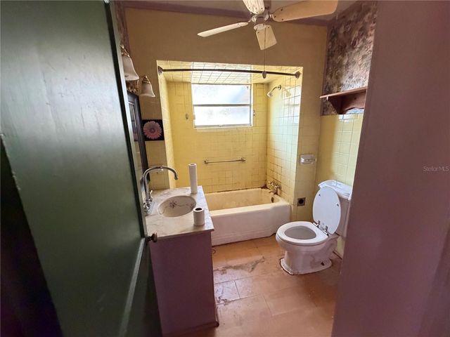 9602 N TAYLOR ROAD, Seffner, FL 33584