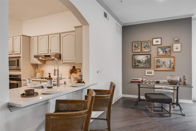 4201 Lomo Alto Drive 208, Highland Park, TX 75219