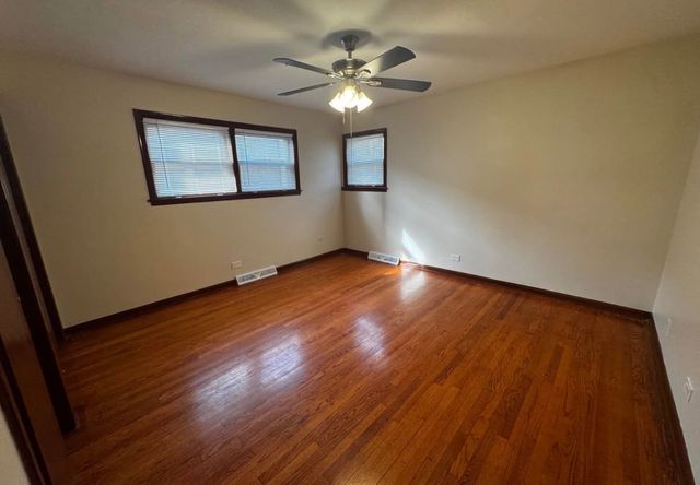 725 BRUMMEL Street 2, Evanston, IL 60202