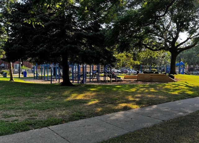 725 BRUMMEL Street 2, Evanston, IL 60202