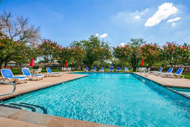 15542 Earlport Circle, Dallas, TX 75248
