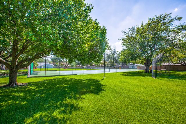 15542 Earlport Circle, Dallas, TX 75248