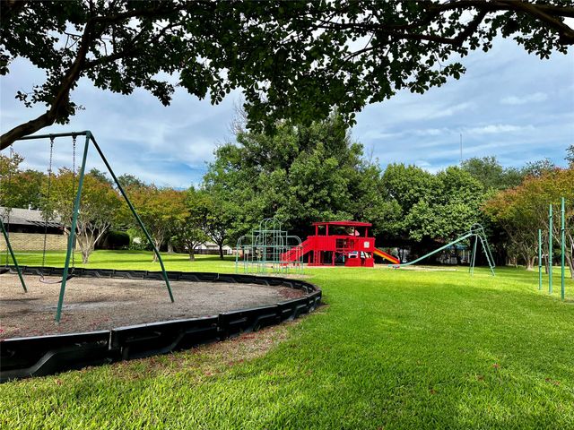 15542 Earlport Circle, Dallas, TX 75248