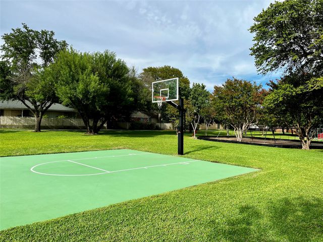 15542 Earlport Circle, Dallas, TX 75248