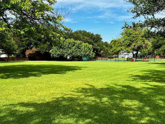 15542 Earlport Circle, Dallas, TX 75248