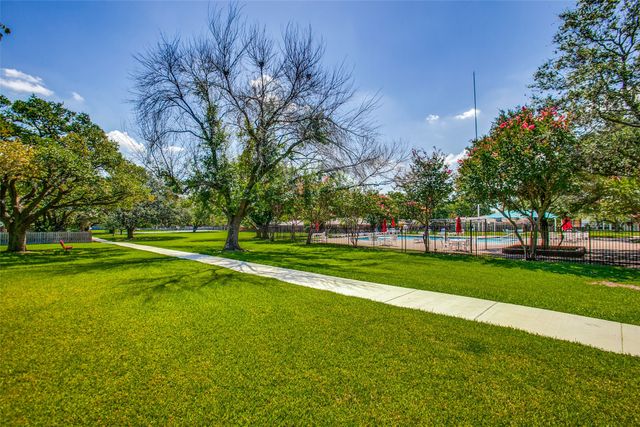 15542 Earlport Circle, Dallas, TX 75248
