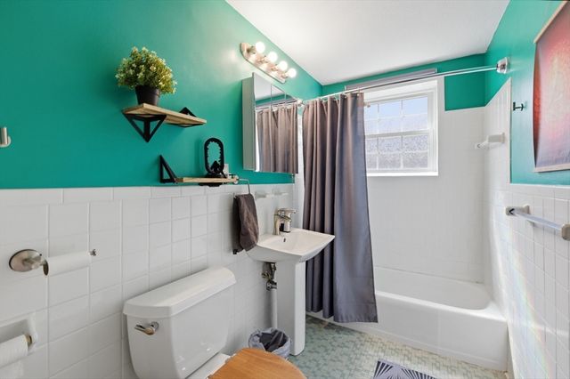 8 Colonial Village Drive 3, Arlington, MA 02474