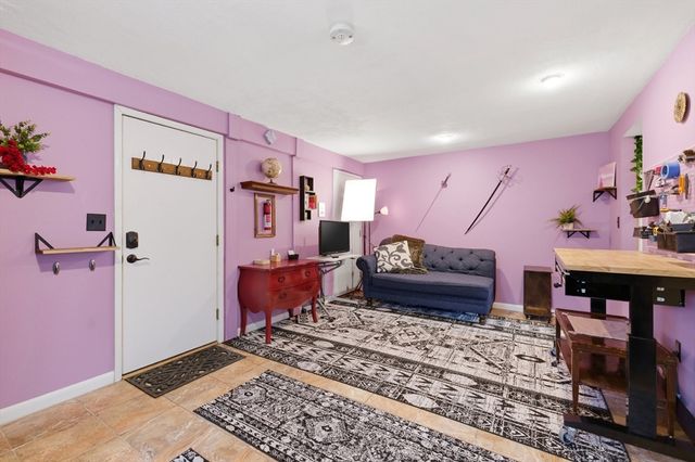 8 Colonial Village Drive 3, Arlington, MA 02474