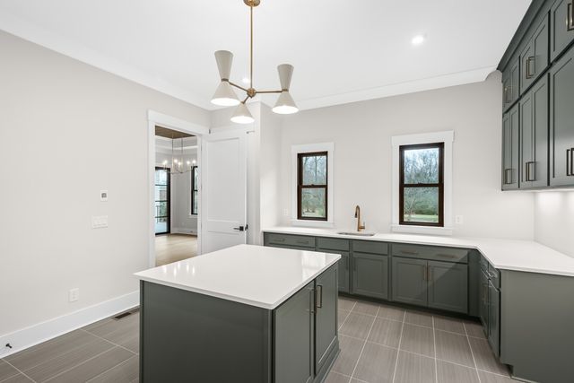 1310 Lipscomb Dr, Brentwood, TN 37027