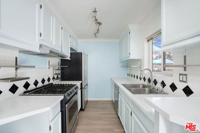 11138 Aqua Vista Street 3, Studio City, CA 91602