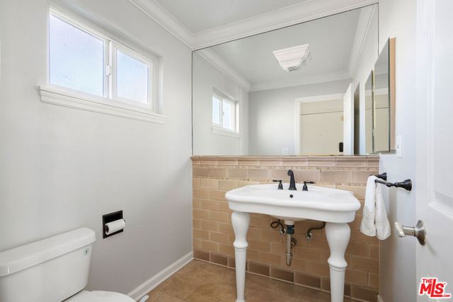 11138 Aqua Vista Street 3, Studio City, CA 91602