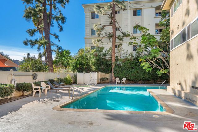 11138 Aqua Vista Street 3, Studio City, CA 91602