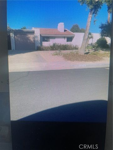 2256 N Sunshine, Palm Springs, CA 92264