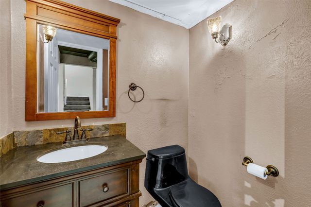 26 Oakbrook Drive, Lewisville, TX 75057