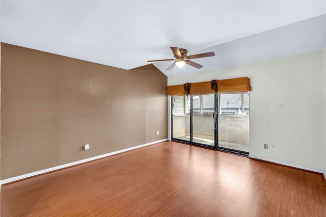 26 Oakbrook Drive, Lewisville, TX 75057