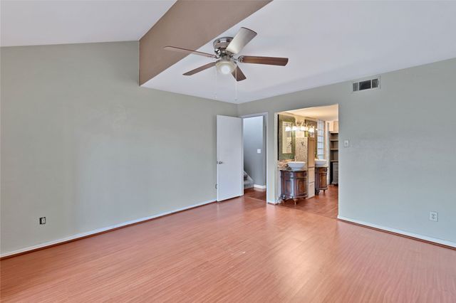 26 Oakbrook Drive, Lewisville, TX 75057