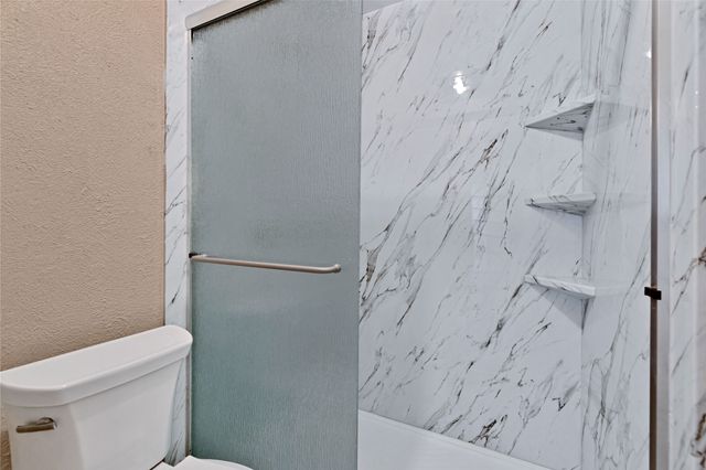 26 Oakbrook Drive, Lewisville, TX 75057