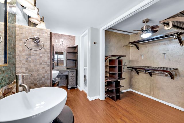 26 Oakbrook Drive, Lewisville, TX 75057