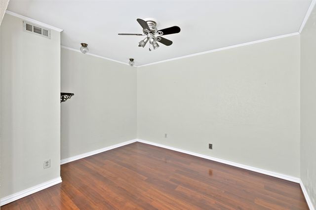 26 Oakbrook Drive, Lewisville, TX 75057