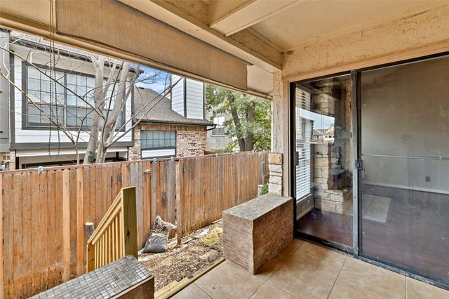 26 Oakbrook Drive, Lewisville, TX 75057