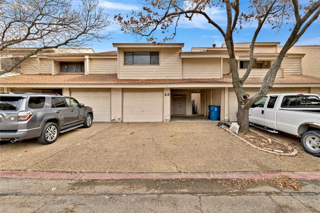 26 Oakbrook Drive, Lewisville, TX 75057