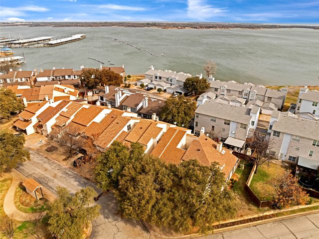 26 Oakbrook Drive, Lewisville, TX 75057