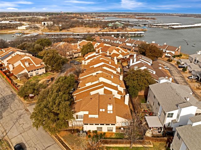 26 Oakbrook Drive, Lewisville, TX 75057