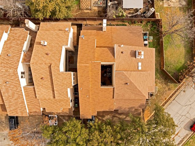 26 Oakbrook Drive, Lewisville, TX 75057