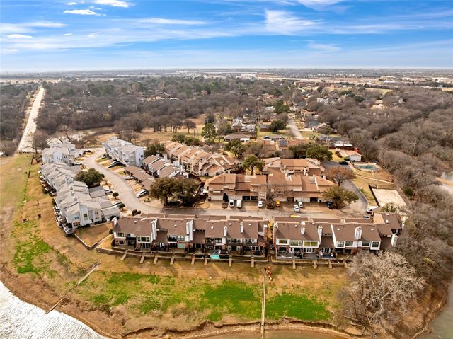 26 Oakbrook Drive, Lewisville, TX 75057